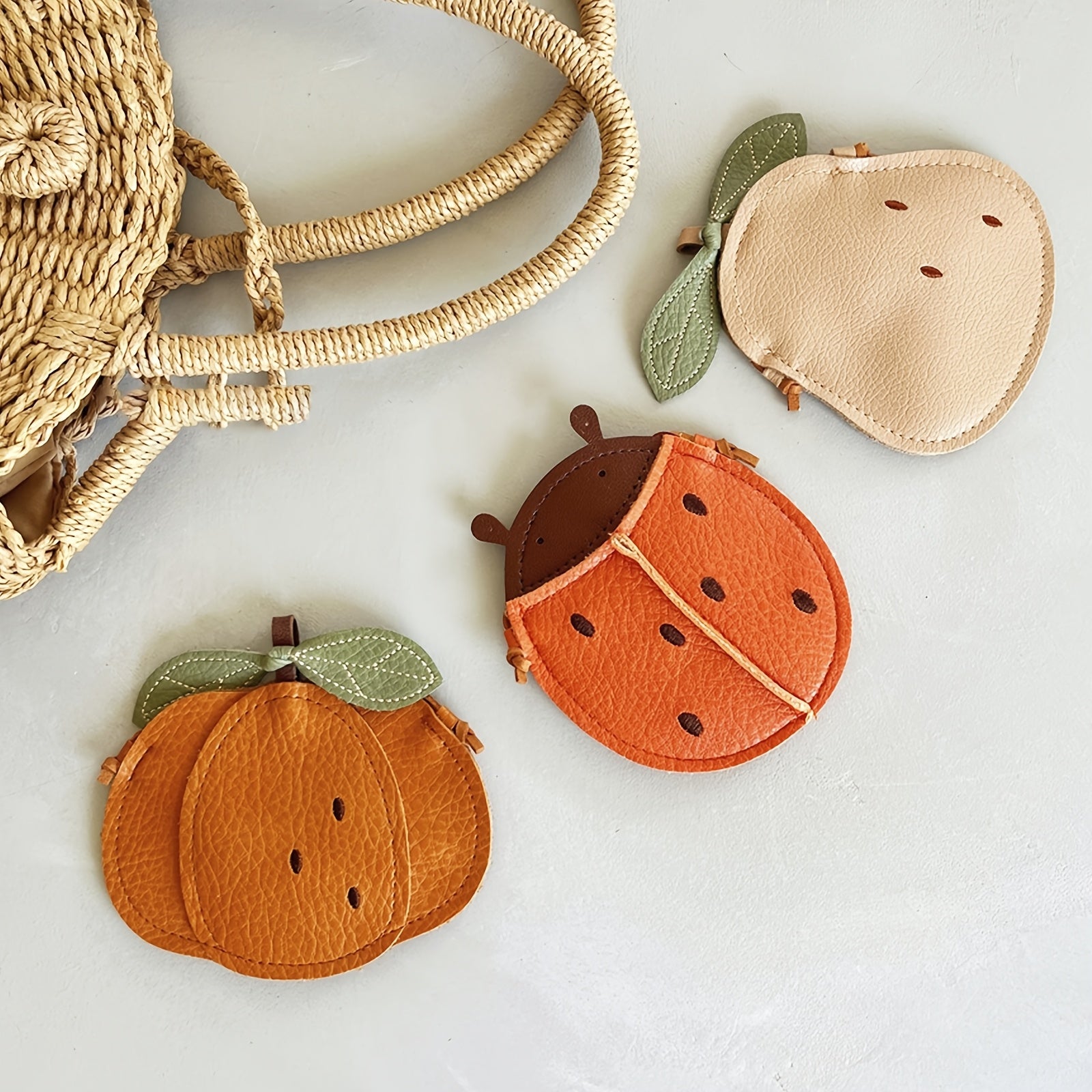 Adorable Small Change Purse, High-end Soft Synthetic Faux Leather Coin Purse, Suitable as a Gift for Girls, Fashionable Wallet with Shoulder Strap, Fashionable Outdoor Accessory Small Ba